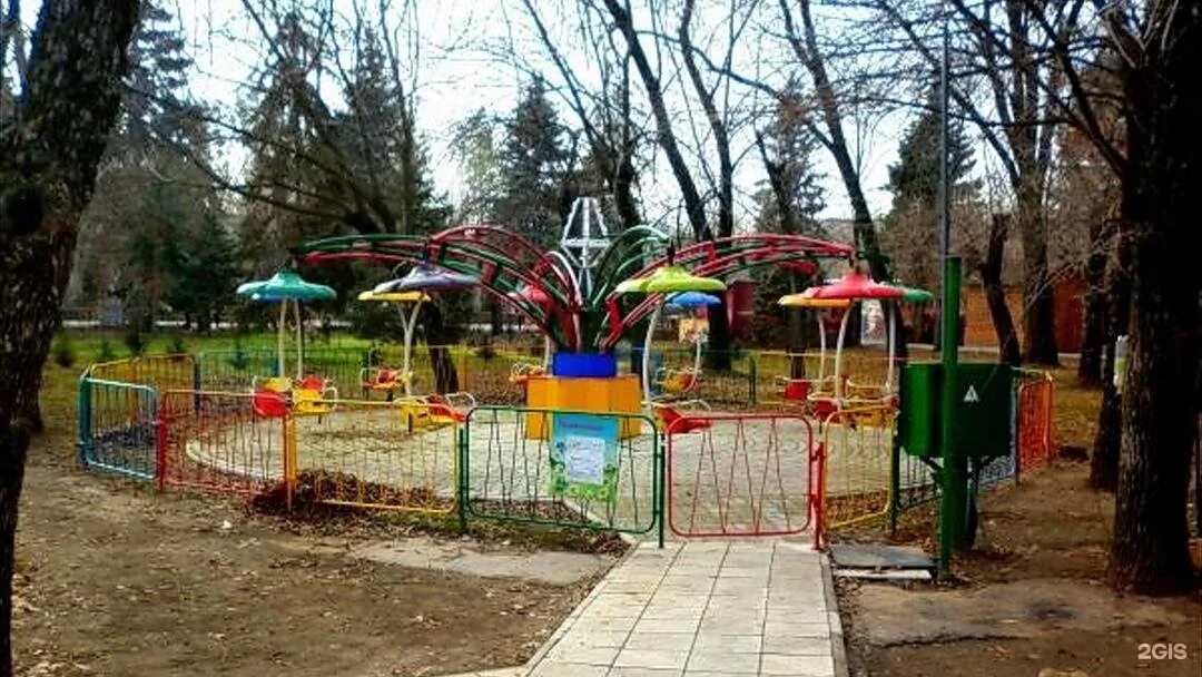Парк вгс волжский аттракционы. Аттракционы волжский площадь ленина. Колесо обозрения волжский парк гидростроитель. Площадь ленина колесо обозрения волжский. Колесо обозрения волжский парк гидростроитель.