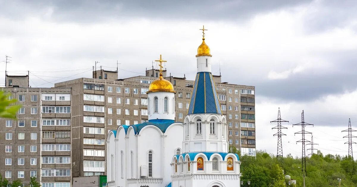 Храм спаса на водах мурманск расписание. Церковь Мурманск. Спас на Водах Мурманск. Церковь Спаса на Водах Мурманск. Введенский храм Мурманск.