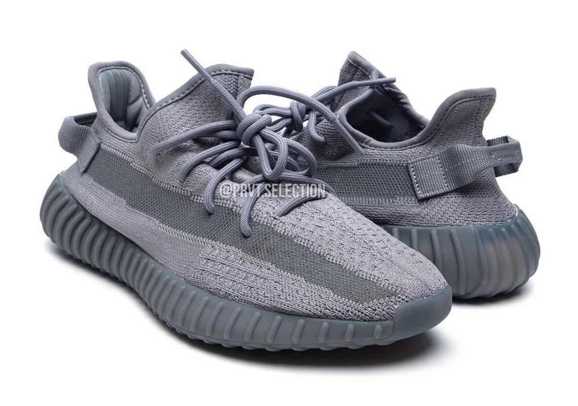 Адидас ИЗИ резиновые кроссовки. ИЗИ буст 350 в 2023. Adidas Air Boost. Adidas Yeezy Boost 350 v2 Onyx. Кроссовки изи 350