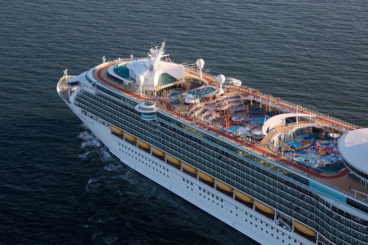 Rage of the seas. Круизный лайнер Freedom of the Seas. Wonder of the Seas лайнер круизный. Круизный корабль "Wonder of the Seas New ship 2022". Liberty of the Seas лайнер.