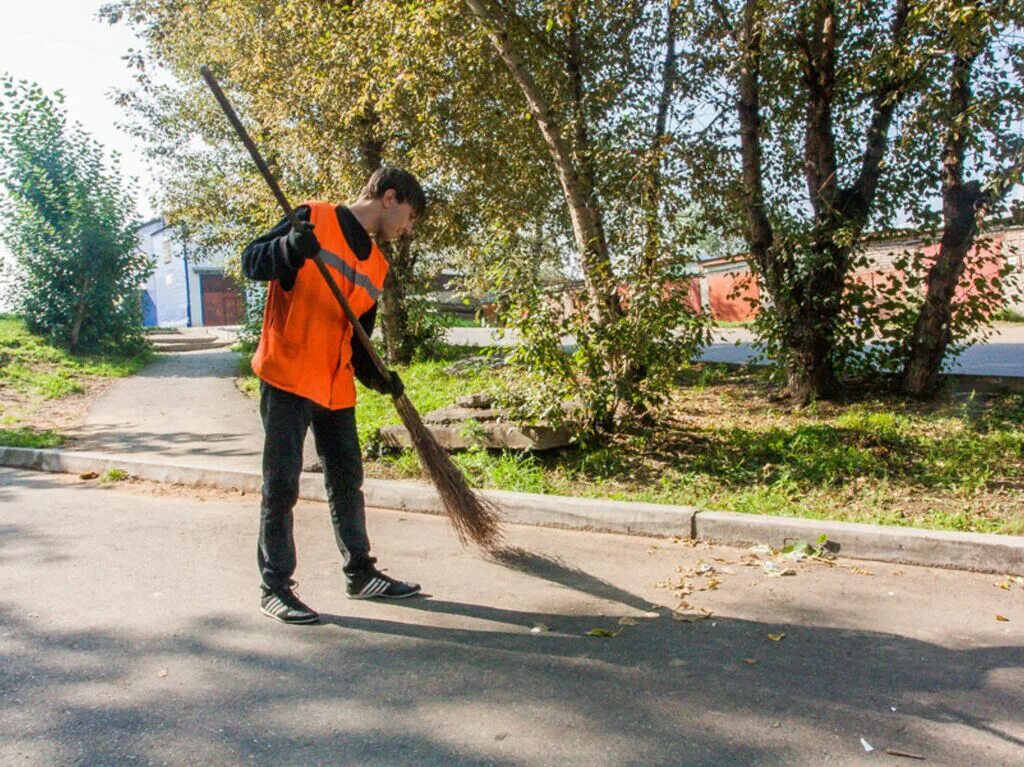 Ищем работу дворников