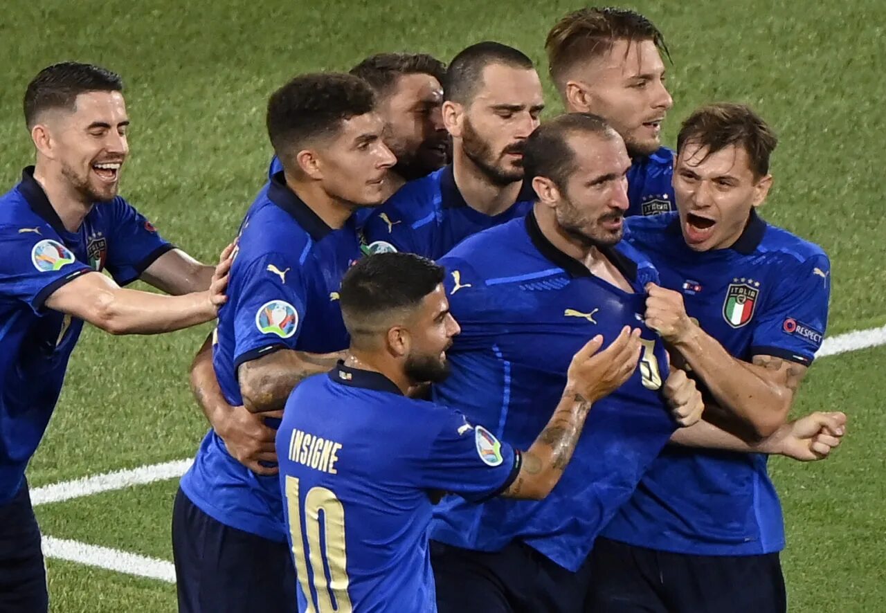 Прогнозы на футбол на сегодня италия. Сборная Италии по футболу 2021. Футбол сборная Италии че 2021. Сборная Италии евро 2020. Англия Италия финал евро 2020.
