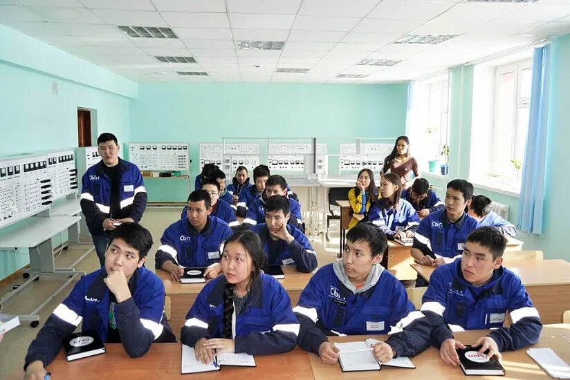 Сах колледж. Верхневилюйский техникум абитуриенту. Директор транспортного техникума нижний бестях. Якутия колледж сварщик. Сах колледж.