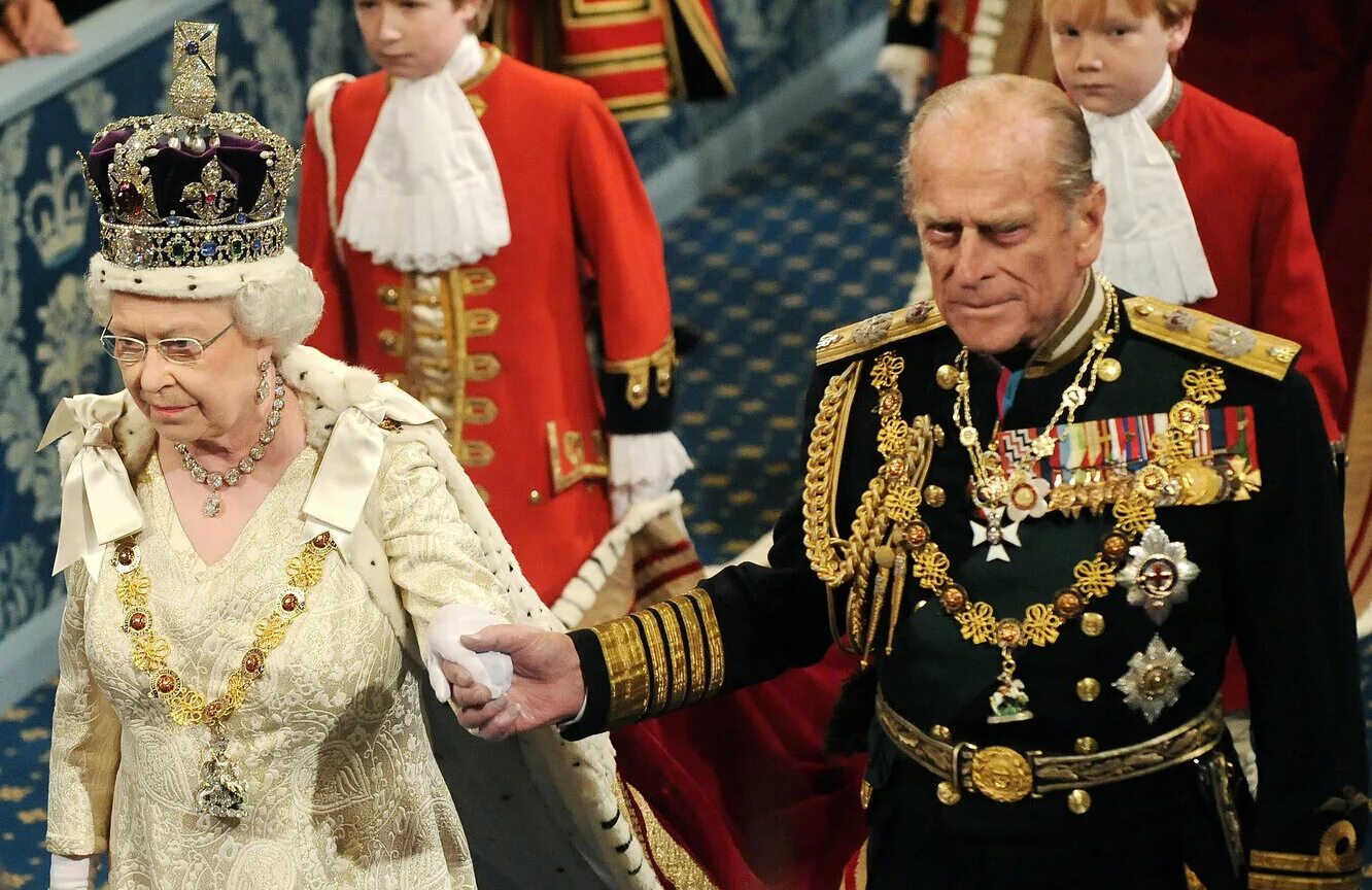 Королев прием. Принц Филипп муж Елизаветы 2. Муж Елизаветы 2 королевы Англии. Королевская семья Великобритании Филипп. Филипп муж Елизаветы.