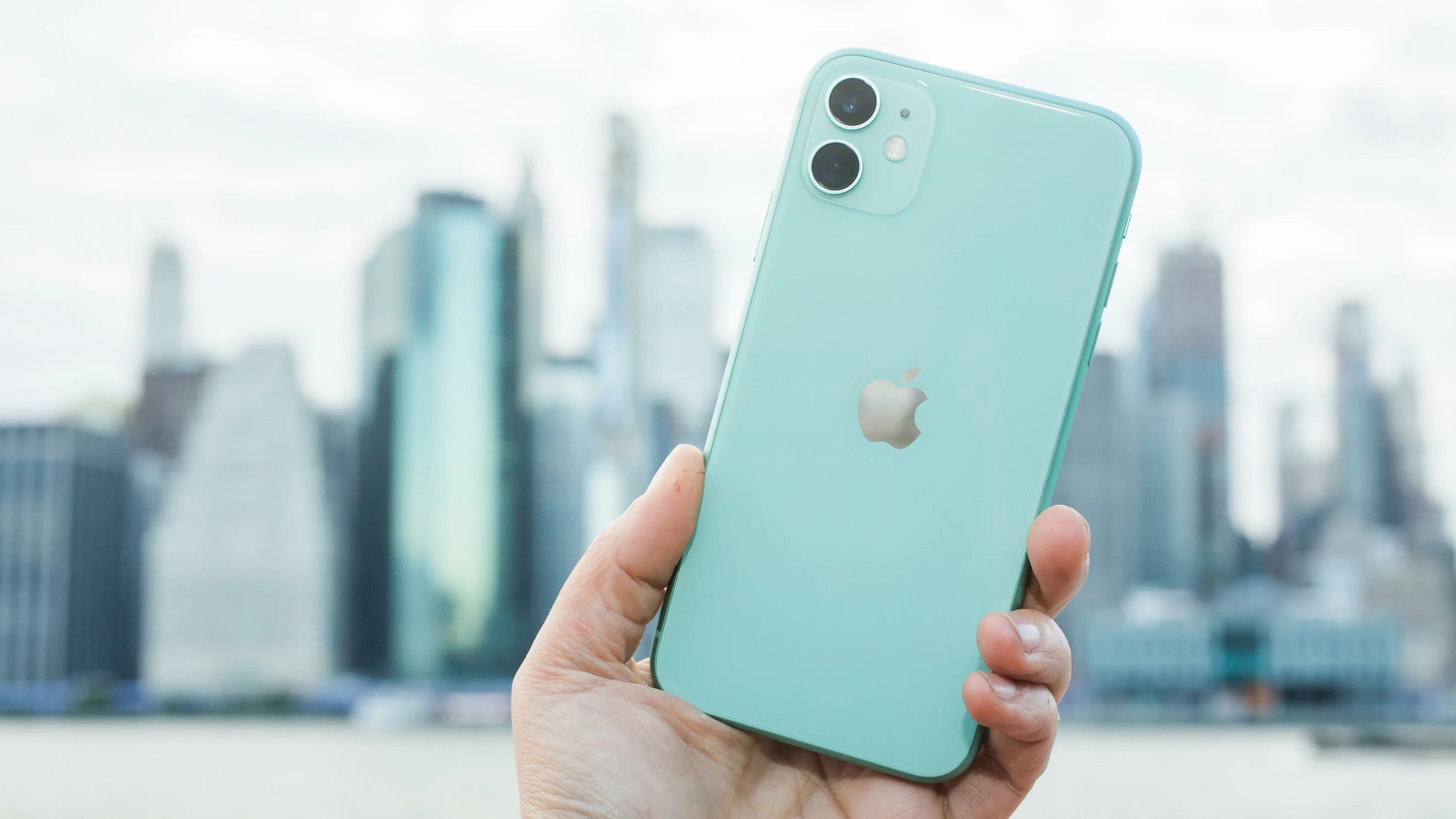 Проблемы 11 айфона. Iphone 11 Mint. Iphone 11 New. Айфон 13 бирюзовый. Айфон 11 фото.