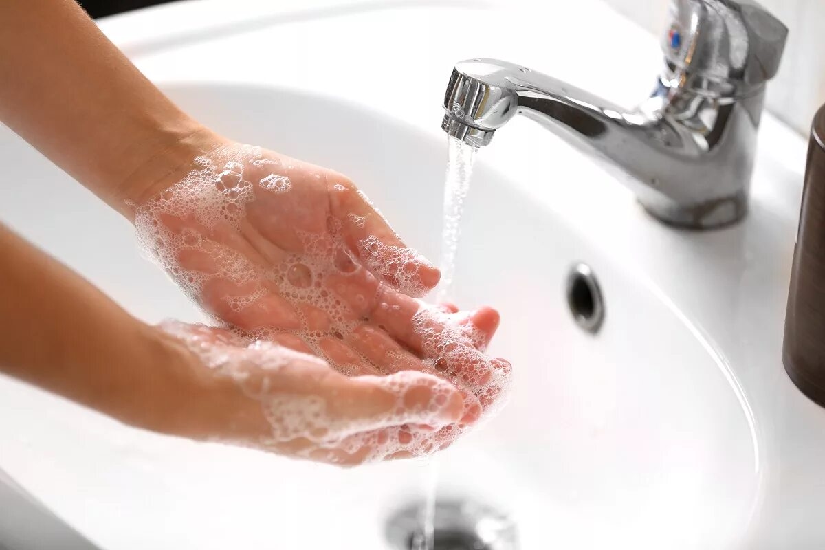 Мытье. Мытье рук. Мыло для рук. Мытье рук с мылом. Руки моются.