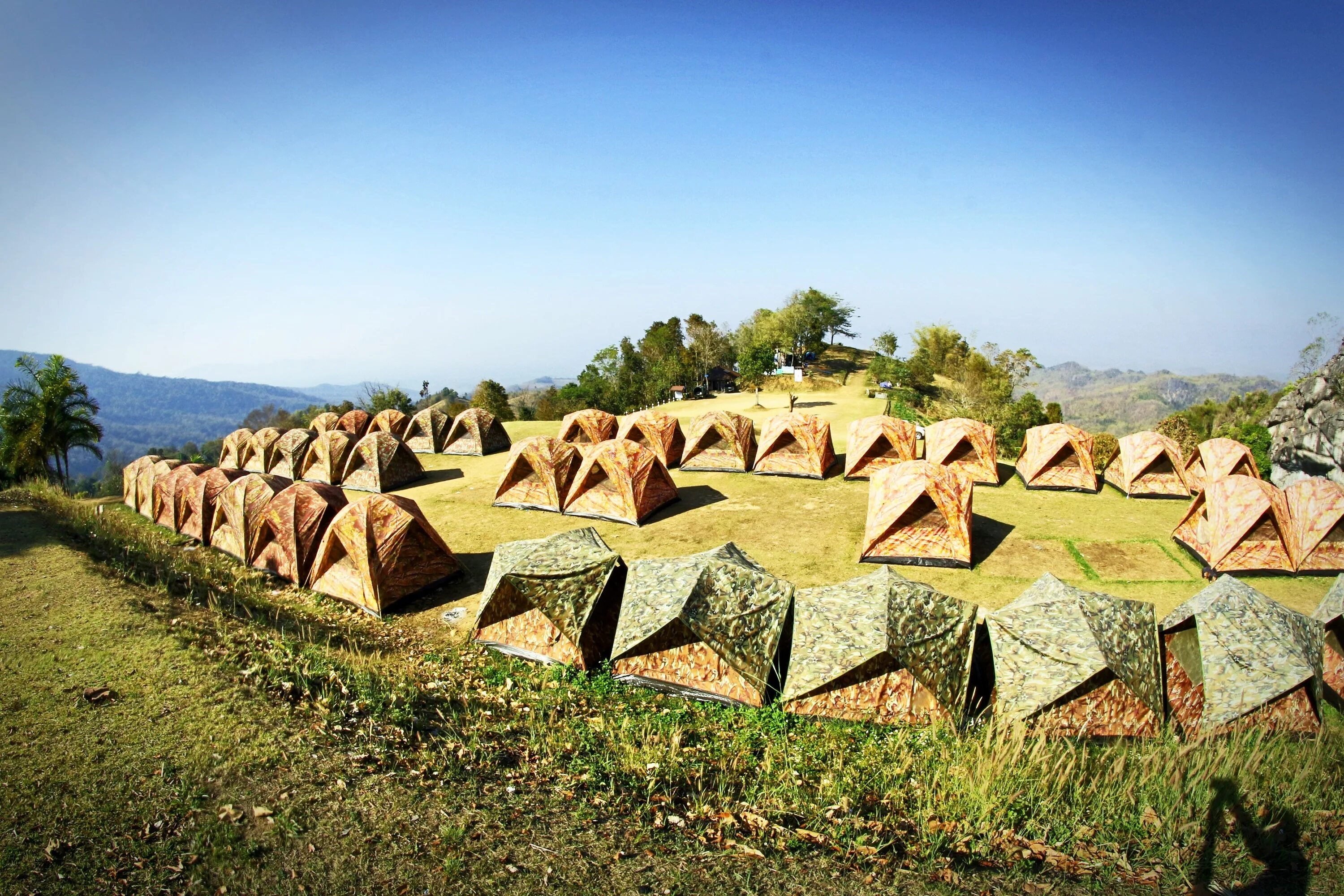 Photo camp. Палатка викингов. Геологический лагерь. Историческая палатка. Кемпинг на Холме.