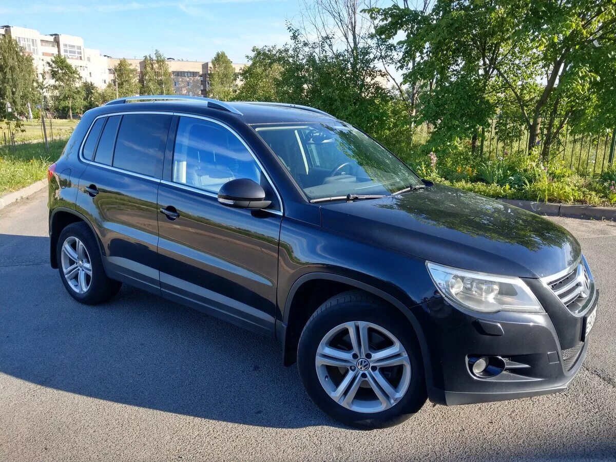 Купить автомобиль фольксваген тигуан. Фольксваген Тигуан 2011г. VW Tiguan 2011. Фольксваген Тигуан 2011. Volkswagen Tiguan 2011 года.