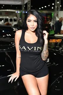 Model: Marie Madore.