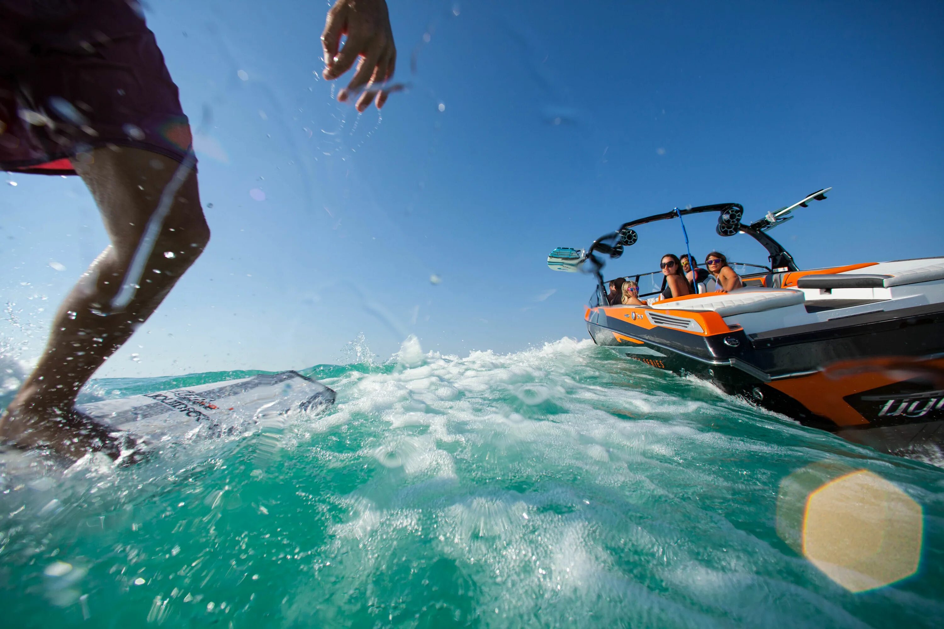 Вейксерфинг. Вейксерф Москва. Вейкбординг. Серфинг за катером. Do water sports