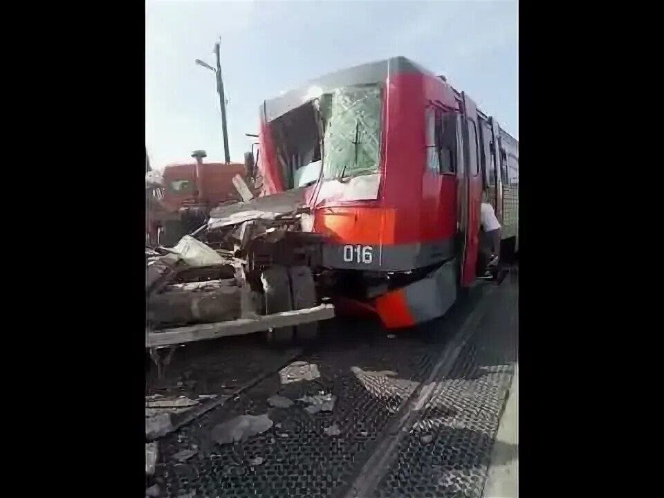 Электричка Невинномысск Черкесск. Авария электрички в Невинномысске. Электропоезд Невинномысск Черкесск. Авария в Невинномысске на переезде. Невинномысск черкесск электричка