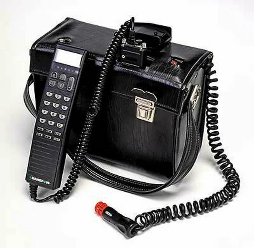 Телефон для автомобиля. Nokia Mobira Senator (1982). Nokia Mobira Senator (1982 год). Nokia Mobira Senator 1. Nokia Mobira Talkman 450.