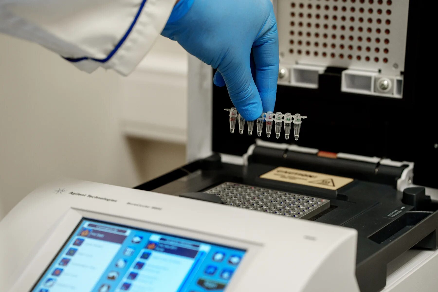 Медикал геномикс старощербиновская. Медикал геномикс логотип. Генетическая экспертиза на отцовство пример. Лаборатория. Медикал геномикс карта лаборатории.