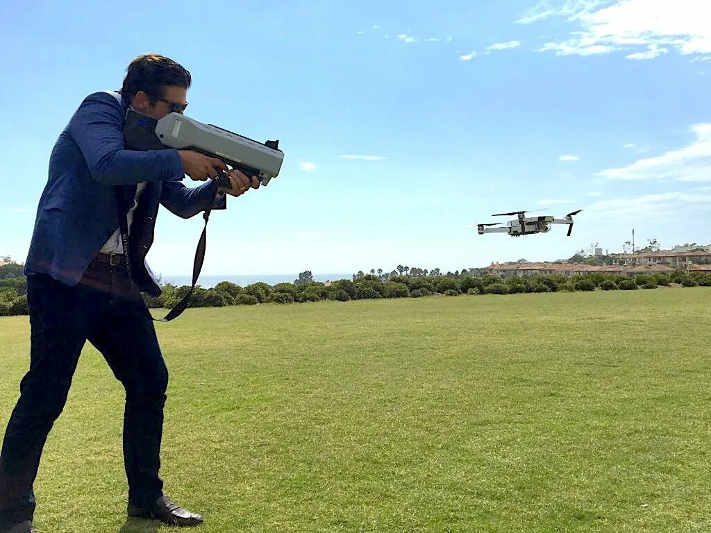 дроны убийцы преподаватель. дроны убийцы преподаватель. дрон для слежки. пилот дронов. тесса дроны убийцы.