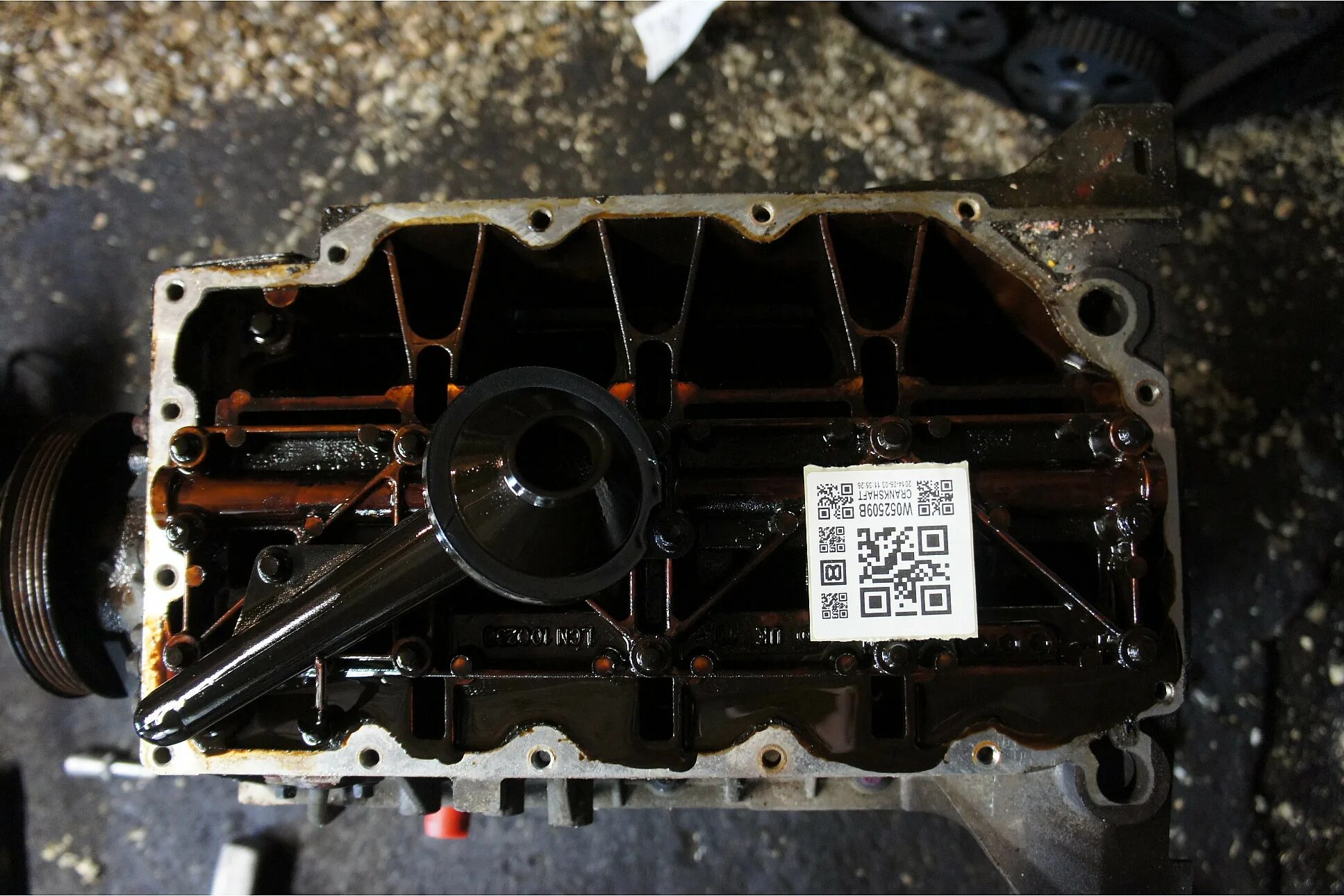 Блок двигателя d4eb. 112 двигатель с коробкой контрактный. Блок двигателя контрактный двигатель. 910 маркировка. Объём картера двигателя ка 24 de.