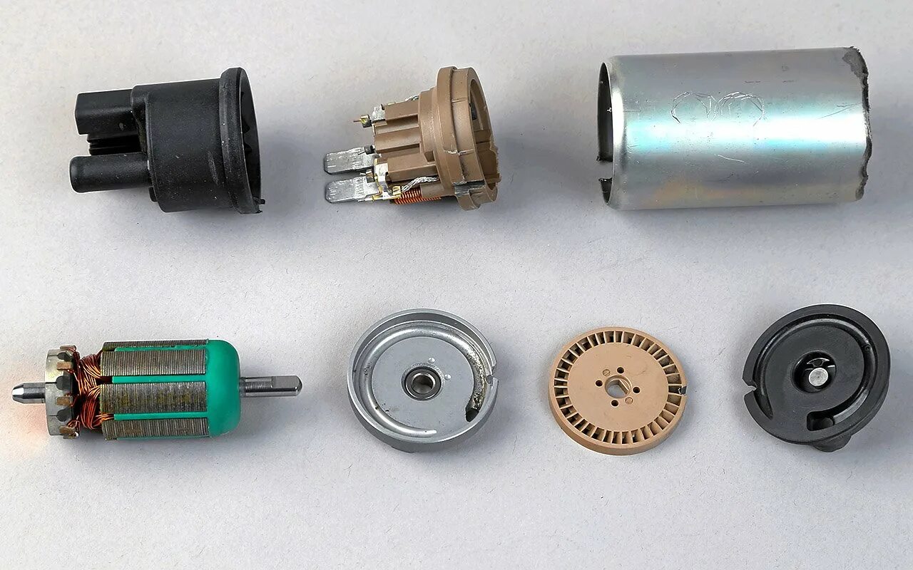 Бензонасос газель 3302. Выносной бензонасос на ваз 2107 карбюратор. Топливный насос ваз в разрезе. Бензонасос инжекторного двигателя. Бензонасос устройство инжектор.