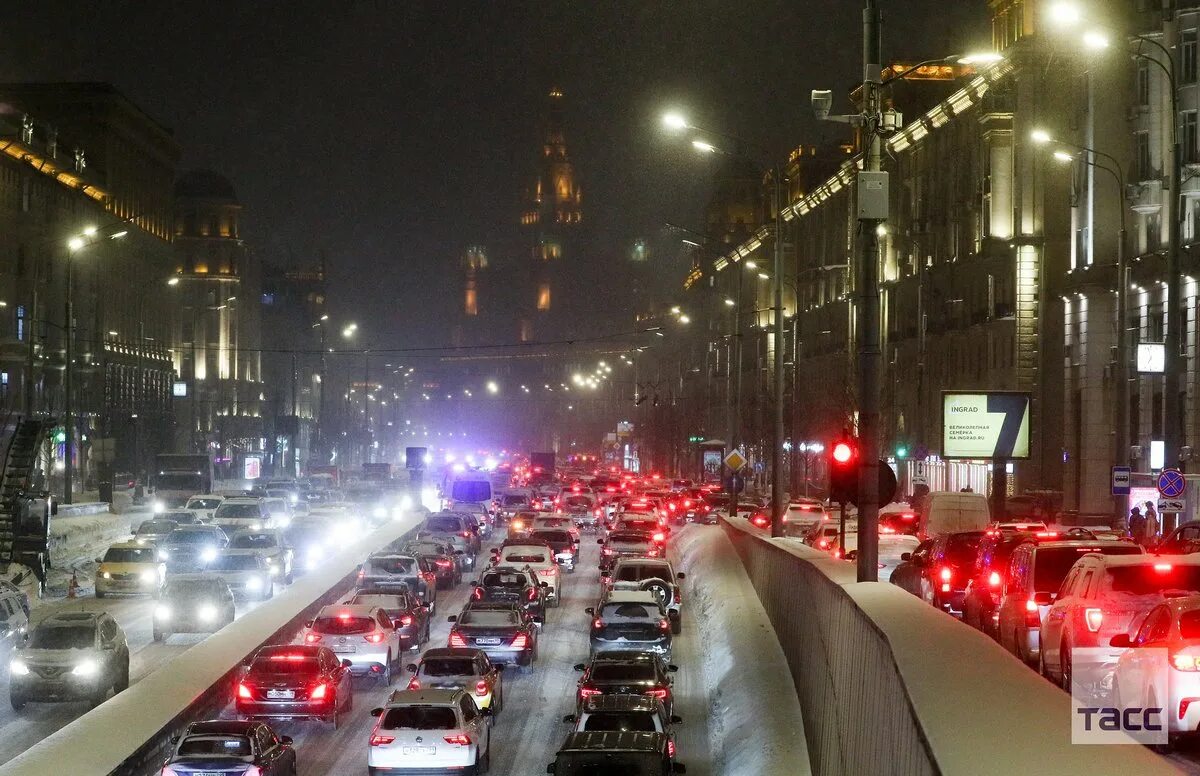 Почему сегодня пробки в москве сейчас. Пробки в Москве. Московские пробки. Огромные пробки в Москве.