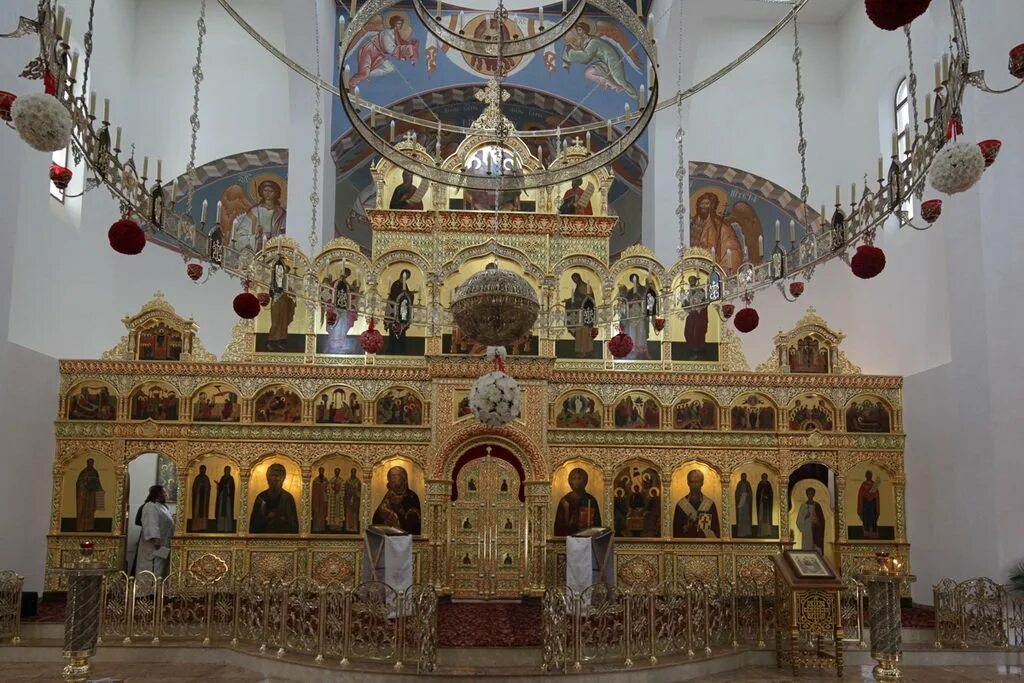 Троица в храме. Церковь фото. Храм троицы живоначальной реутов. Храм казанской иконы божией матери реутов. Литургия церковь реутово.