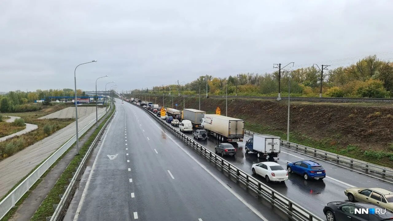 Движение по борскому мосту в нижнем новгороде. Пробки на Борском мосту Нижний Новгород. Пробки Толоконцево Борский мост. Борский мост пробки. Железнодорожный Борский мост.