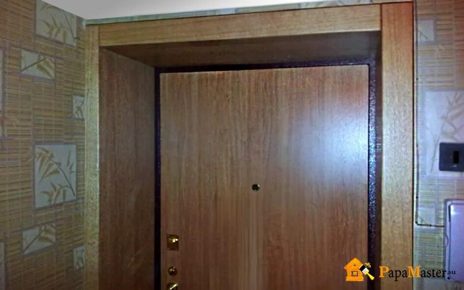 Отделка дверных откосов ламинатом. Как обшить откосы дверей. Как обшить откосы дверей. Отделка откосов входной двери мдф. Отделка косяка двери.