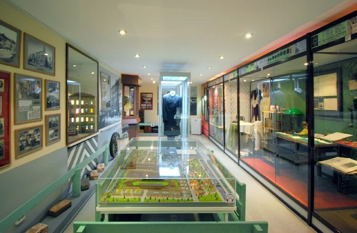 Разночинный музей спб. Разночинный петербург санкт петербург. Музей разночинный петербург блокадная комната. Директор музея разночинный петербург. Мемориальный музей разночинный петербург санкт-петербург.