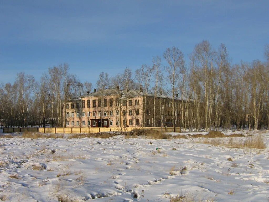 Усолье-сибирское зеленый городок. Школа 2 усолье-сибирское. План школы №15 усолье сибирское. Вид из двора. 15 школа усолье сибирское.