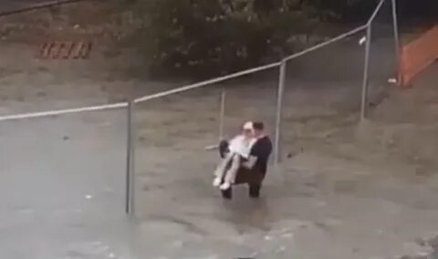 Ассасин спас бабушку
