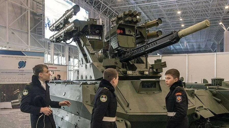 Российские ураны. Уран 9 вооружение. Уран-9 военный робот. Уран-9 военный робот в Сирии. Военные роботы России Уран 9.