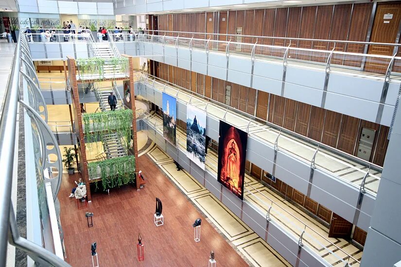 Мгимо внутри. Мгимо внутри здания. Мгимо внутри здания. Мгимо внутри. Мгимо внутри здания.