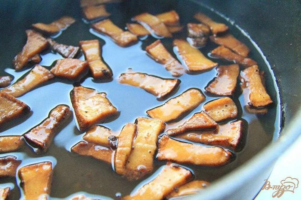 Гусиные шкварки. Гусиные шкварки. Свиные шкварки. Сало шкварки. Яичница со шкварками.