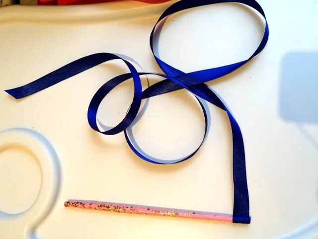 поделки с ленточками. бантик из декоративной ленты. ободок с лентами. сделай ленту 7. сделай ленту 7.