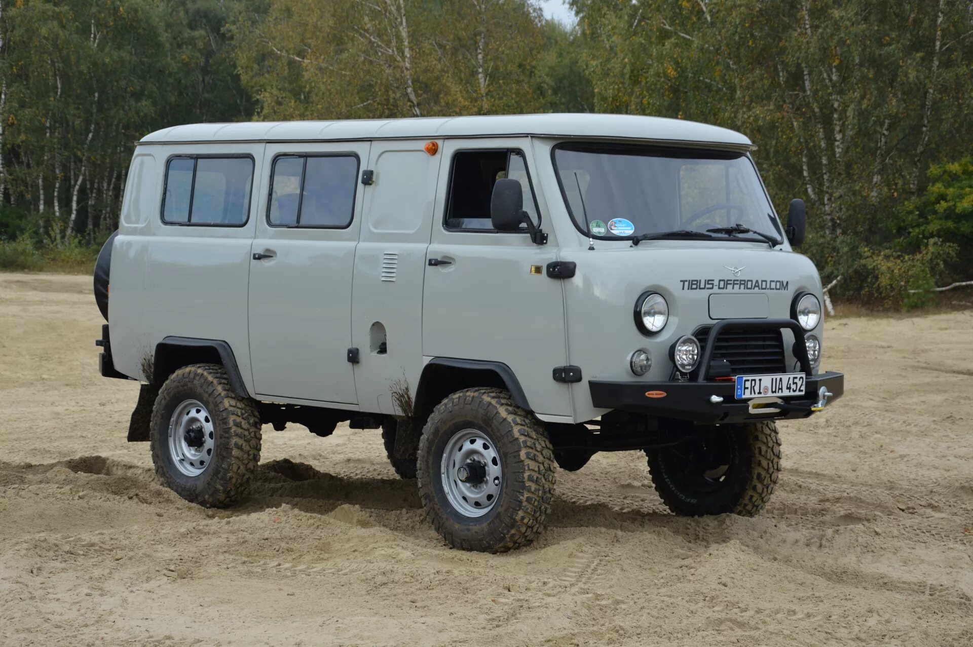 Буханка хантер. Буханка на 35 колесах. Уаз 452 буханка. Уаз 452 буханка. Уаз 3962 хантер.