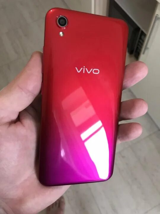 Vivo красный