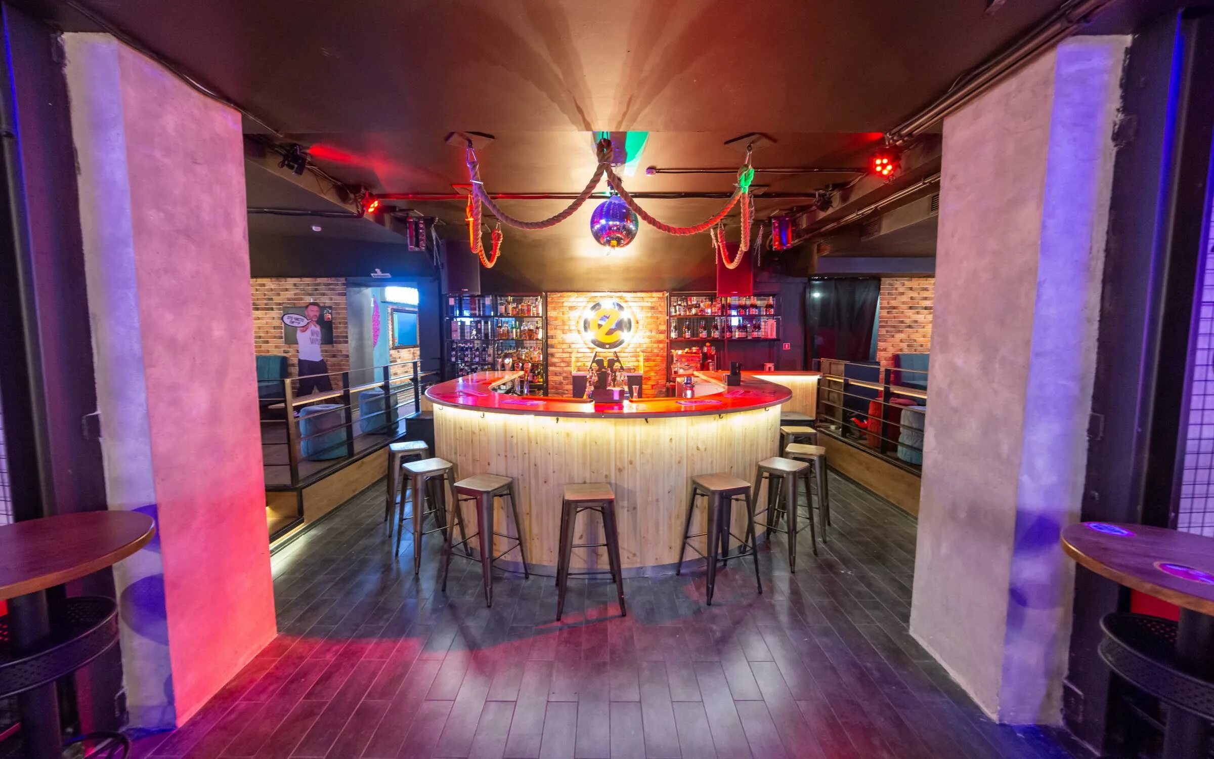 Бар небар новосибирск. Бар небар новосибирск. Клуб небар новосибирск. Nebar на пятницкой. Клуб небар новосибирск.