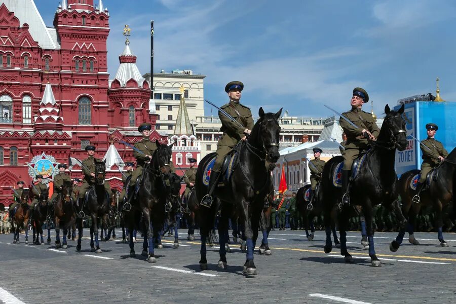 Кавалерия на параде Победы 1945. Конная кавалерия на красной площади. Лошади на параде Победы. Парад лошадей.