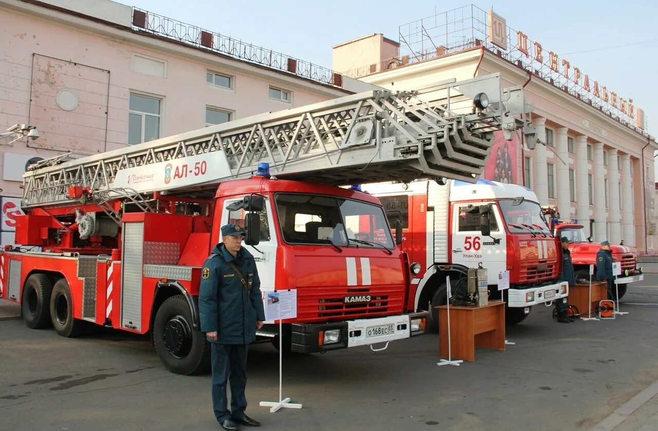 Специальный пожарно технический автомобиль. Ал 50 магирус. АЦ 3.2 спецтехника пожаротушения. Современная пожарная машина. Пожарная машина МЧС.