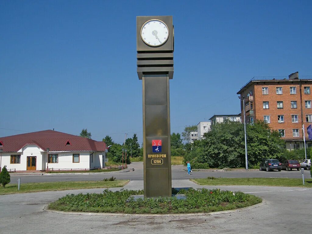 Город приозерск ленинградская область. Приозерск ленинградская область население. Приозерск центральная площадь. Приозерск ленинградская область население. Приозерск лен обл.