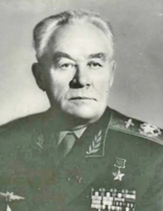 Вершинин генерал авиации. Маршал вершинин. Маршал вершинин. Генерал-полковник каманин. Вершинин маршал фото.
