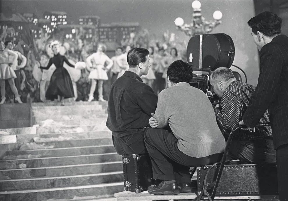 Как снимали карнавальную ночь. Карнавальная ночь рязанов. Как снимали карнавальную ночь. Как снимали карнавальную ночь. Эльдар рязанов 1956.