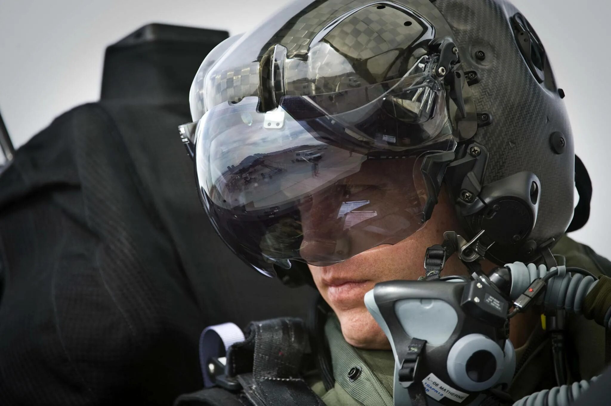 Пилот ввс сша. F-35 шлем. шлем ввс f35. f35 pilot helmet. шлем пилота f-35.