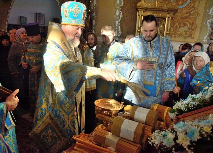 Чин освящения сретенских свечей. Чин освящения свечей на сретение. Чин освящения сретенских свечей. Чин освящения сретенских свечей последование. Освящение свечей на сретение господне.