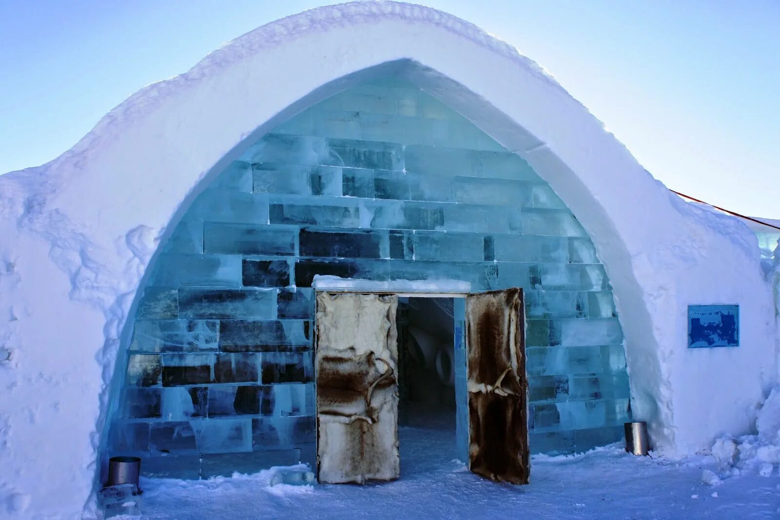 Icehotel Швеция Юккасъярви. Кируна Швеция ледяной отель. Ледяной дворец (Ice Hotel), Швеция.. Айс отель Швеция Кируна. Иглу нн