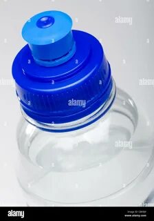 Цвет крышки на бутылке с водой