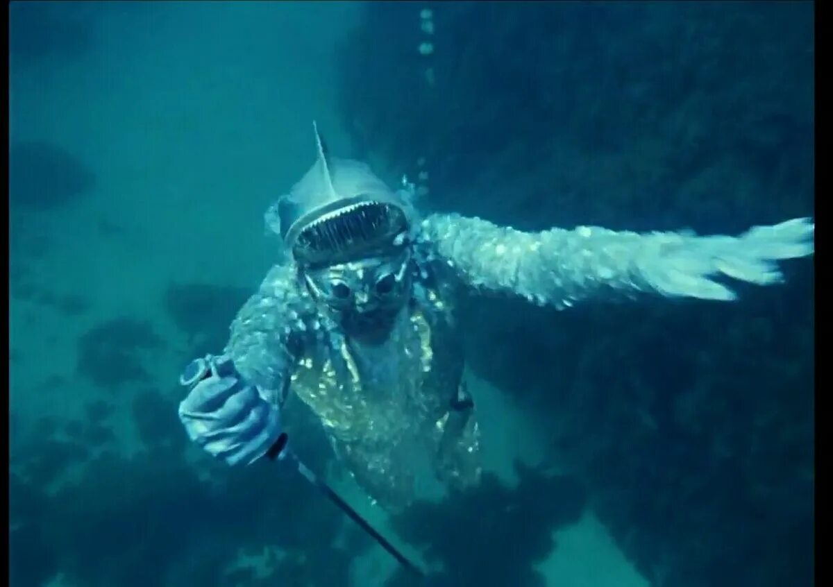 Земноводные ихтиандр. Ихтиандр человек-амфибия. Человек амфибия Ихтиандр под водой.