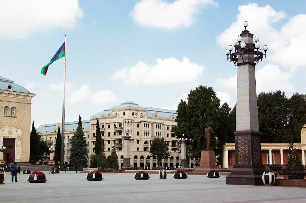 Гянджа город в Азербайджане. Столица Гянджа. Гянджа площадь. Гянджа Центральная площадь. Москва азербайджан гянджа