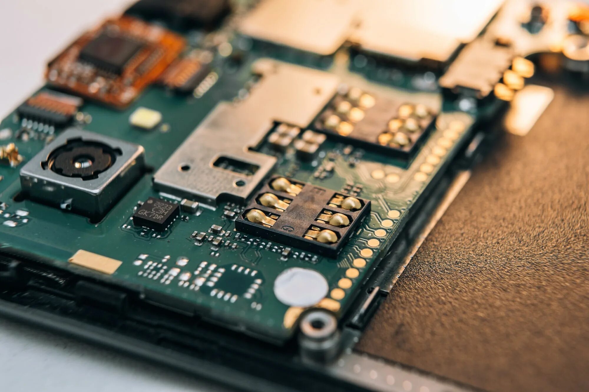 Chip storage. Электроника разборка. разборка электронки gene. disassembled parts. chip break.