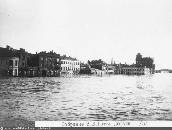 Наводнение в москве 1908. Наводнение 1908 года в москве. Наводнение 1908 года в москве пятницкая улица. Наводнения в москве история. Потоп в москве 1908.