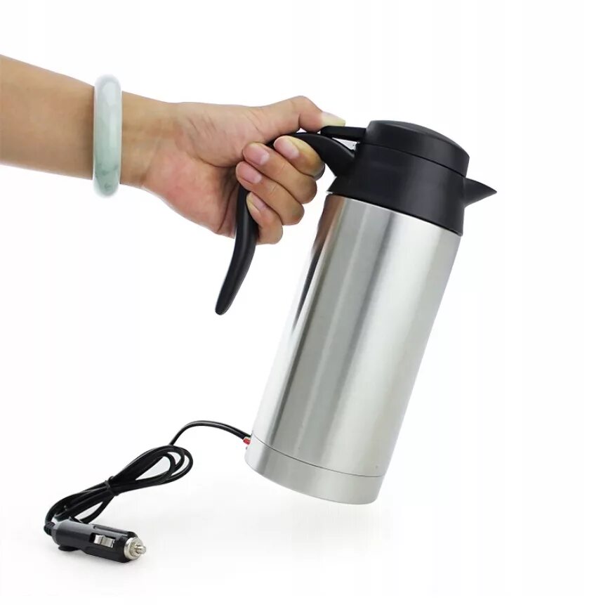 Водитель с термосом. Heated travel mug кружка 12v. Термос в машину. Авточайник термос кружка 12в. Чайник автомобильный.