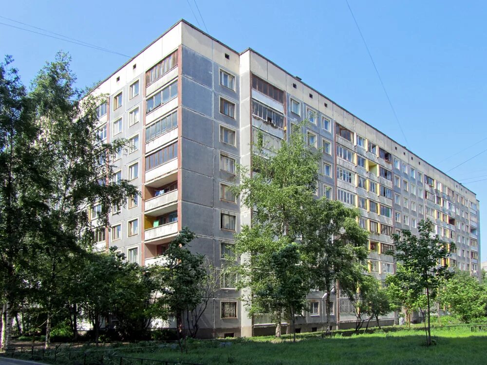 Кирпичная брежневка 5 этажей. Кирпичная брежневка 5 этажей. Дома брежневки. Брежневка кирпичная 9 этажка. Дома брежневки.