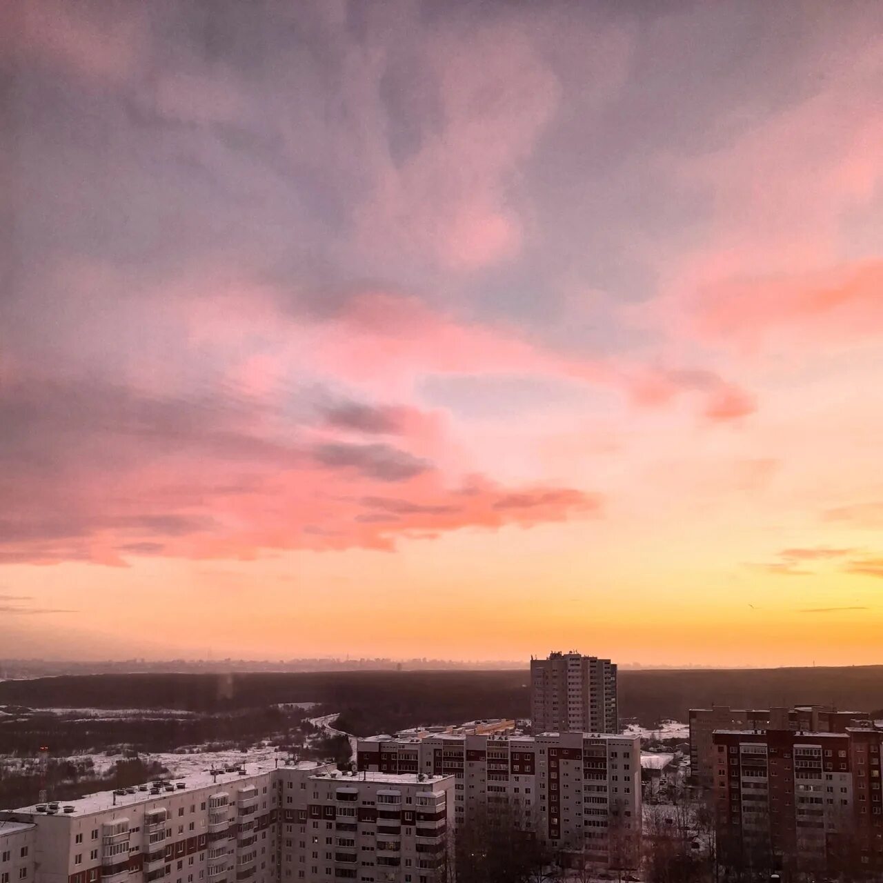 В городе не видно неба